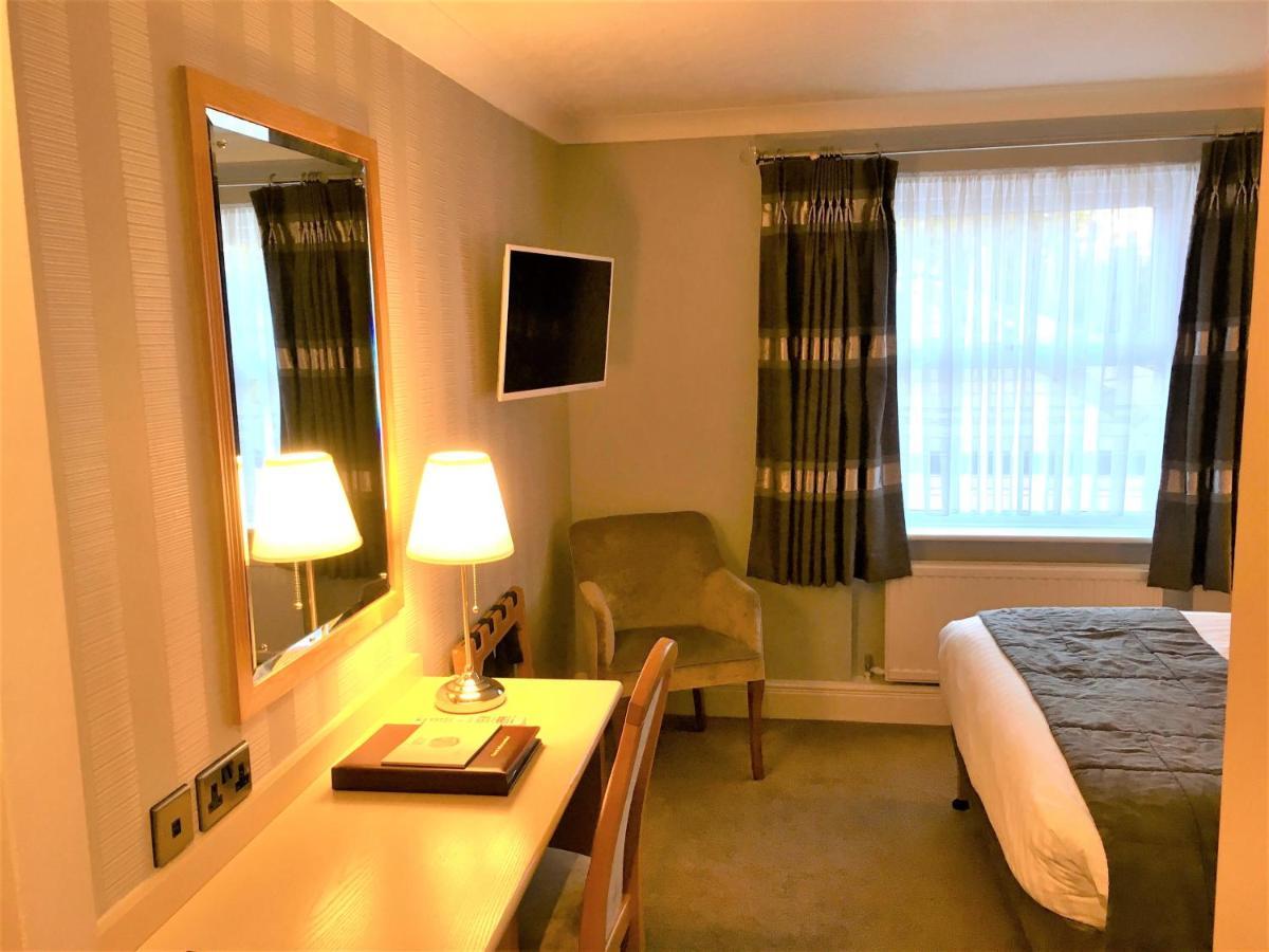 Astley Bank Hotel Darwen Bagian luar foto