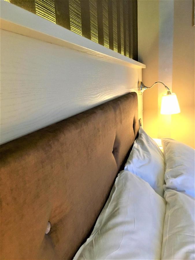 Astley Bank Hotel Darwen Bagian luar foto