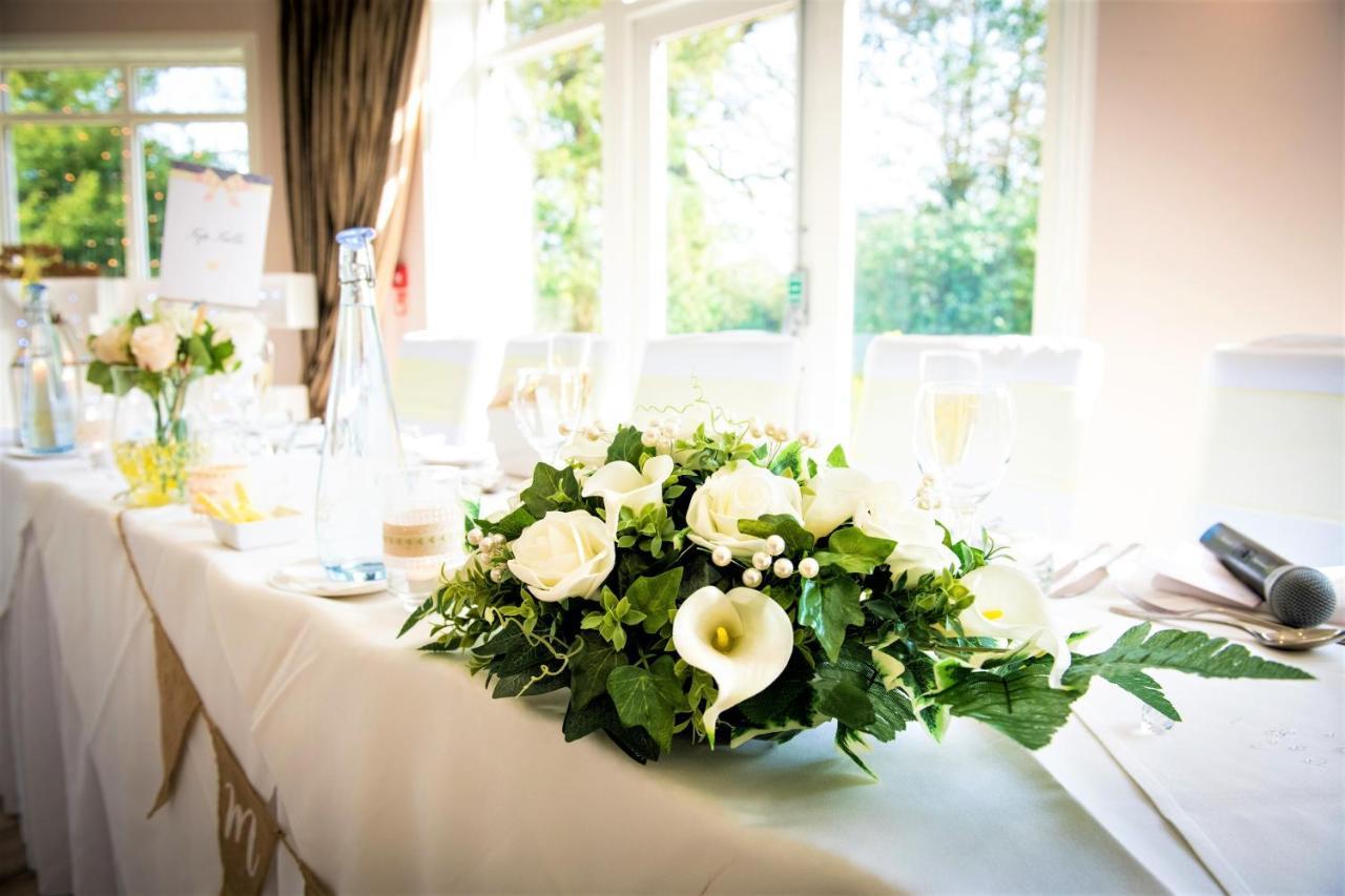 Astley Bank Hotel Darwen Bagian luar foto