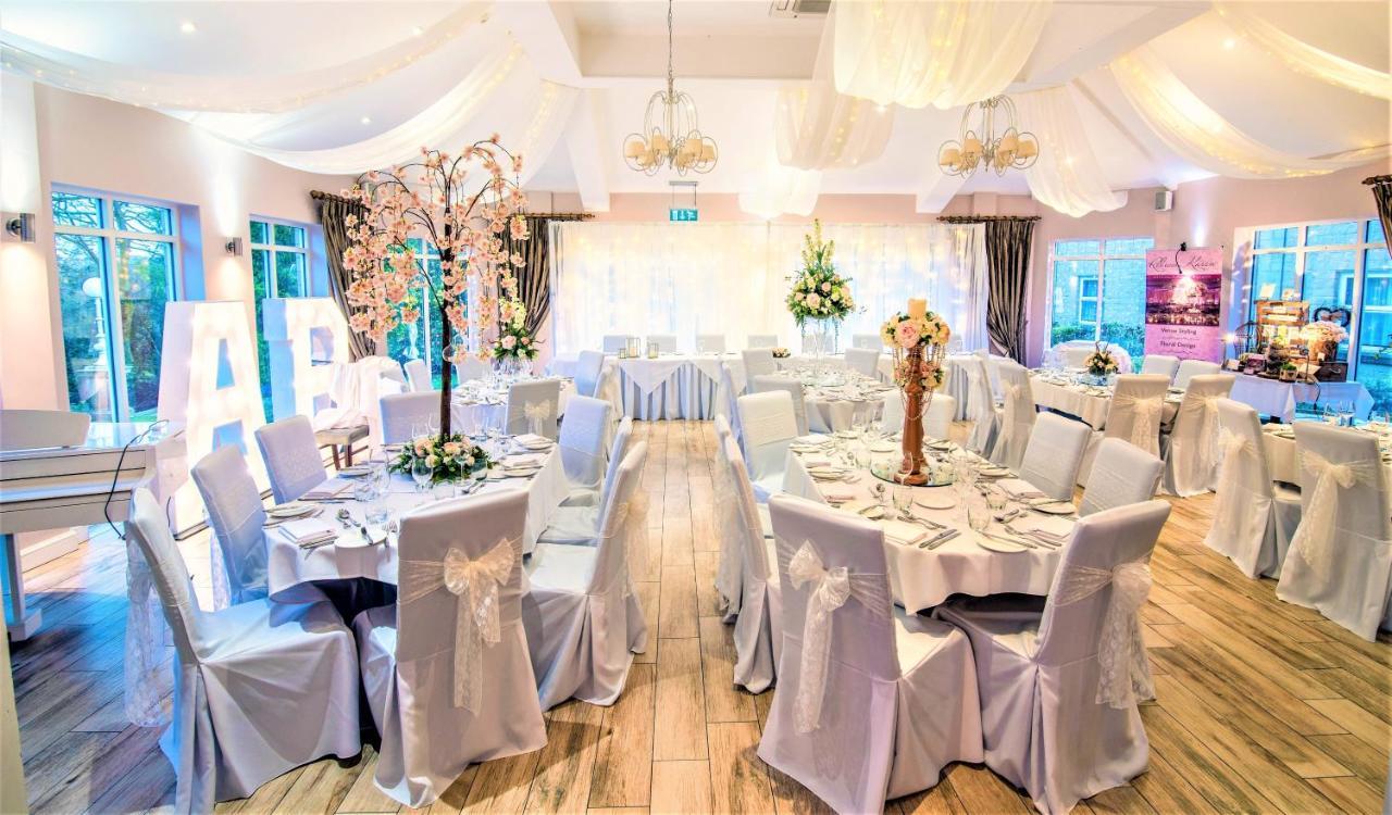 Astley Bank Hotel Darwen Bagian luar foto
