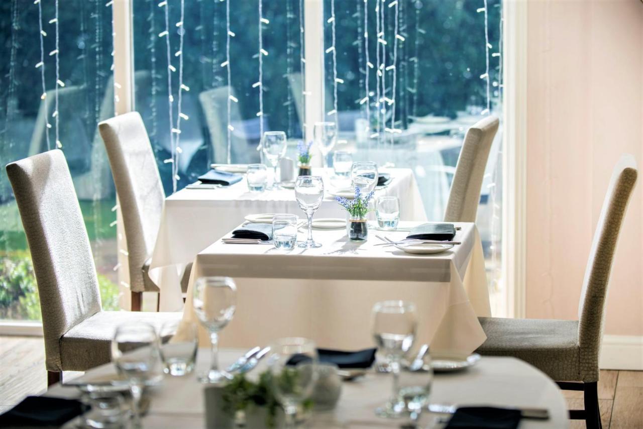 Astley Bank Hotel Darwen Bagian luar foto