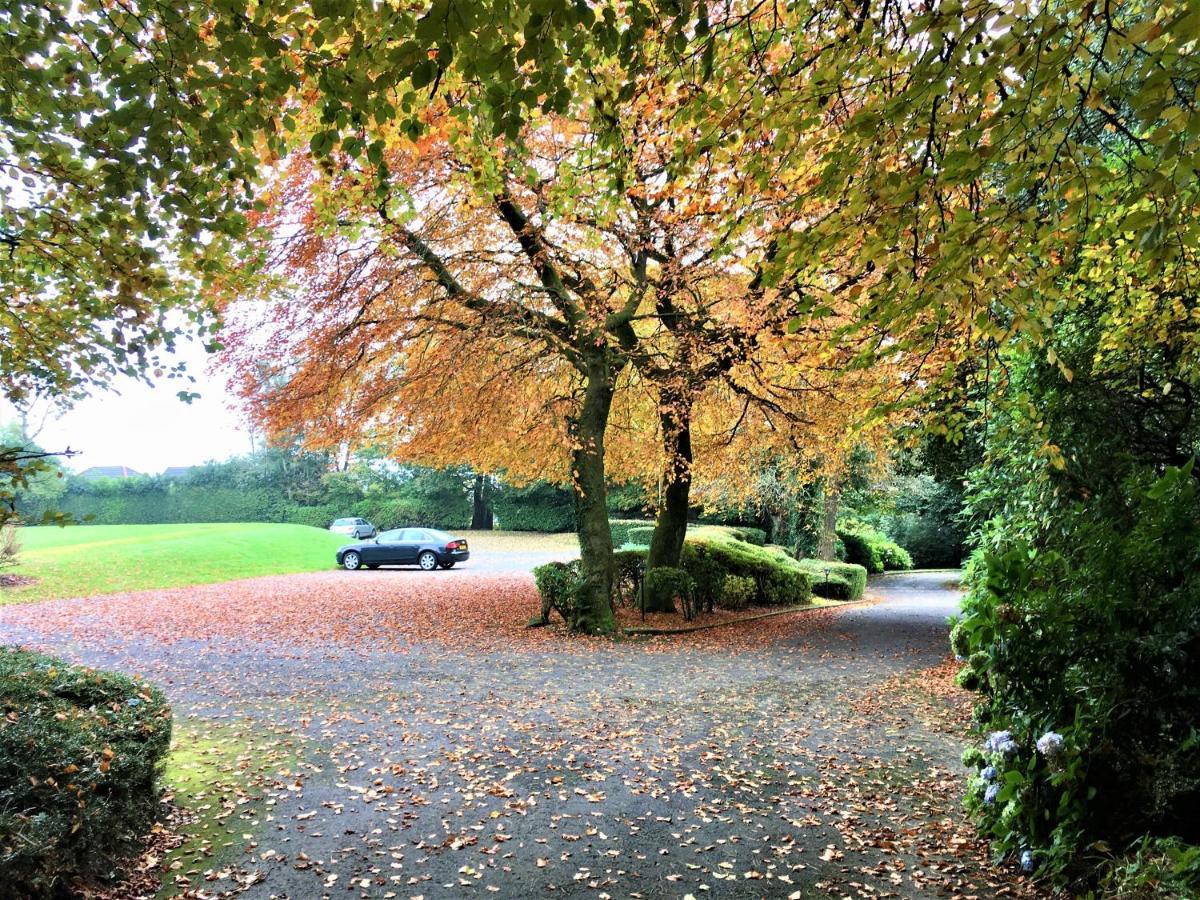 Astley Bank Hotel Darwen Bagian luar foto