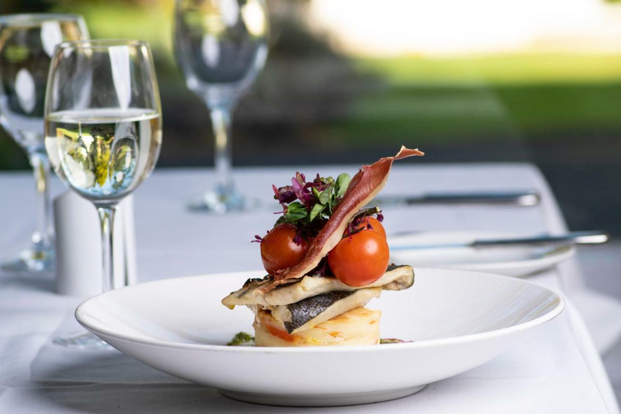 Astley Bank Hotel Darwen Bagian luar foto