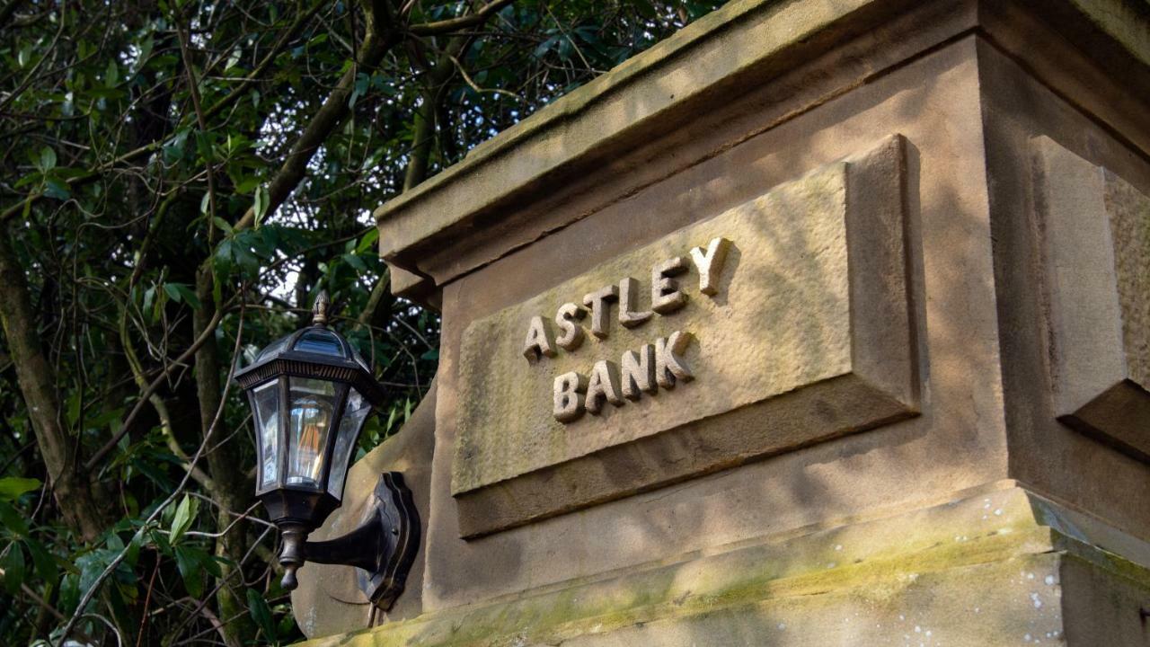Astley Bank Hotel Darwen Bagian luar foto