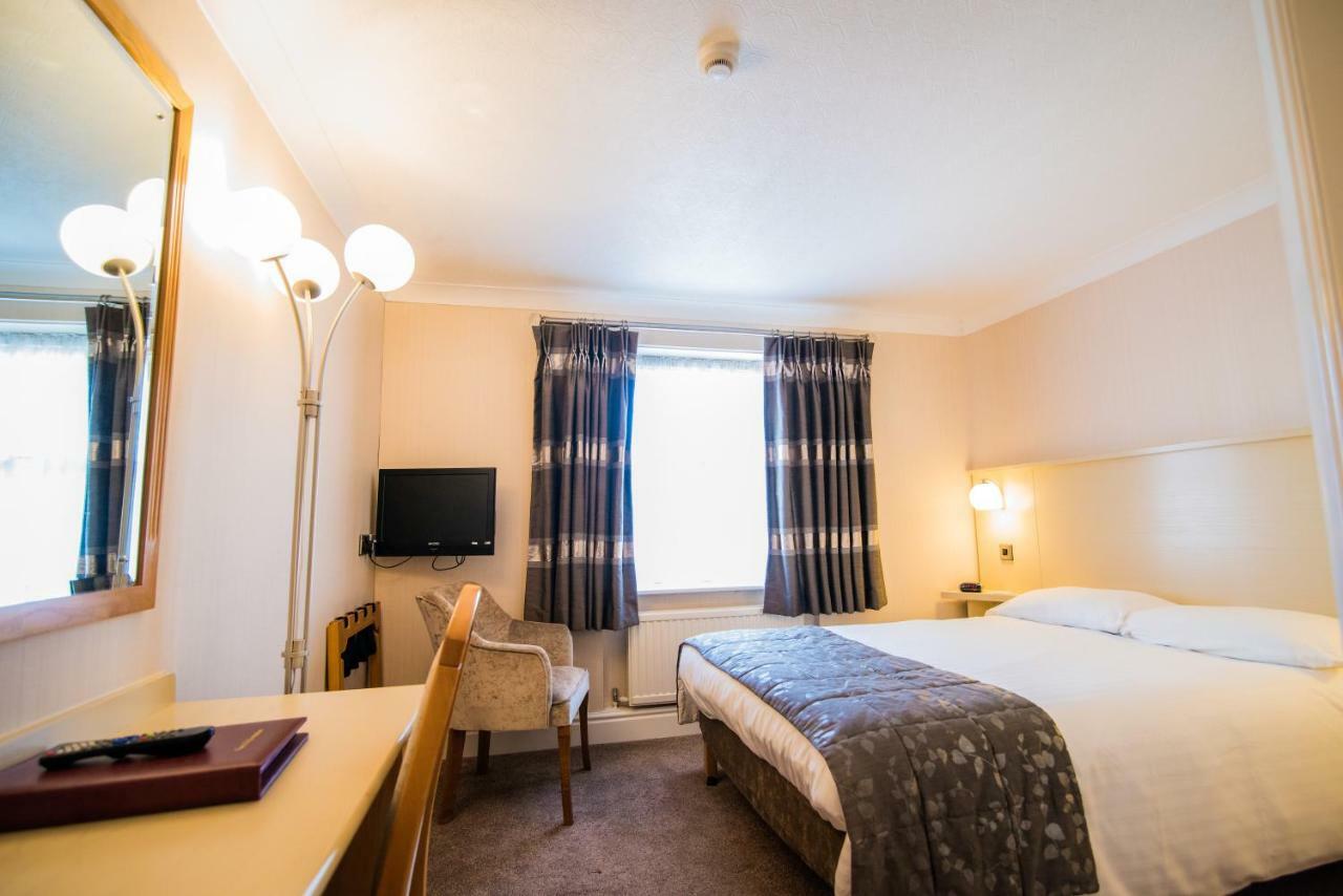 Astley Bank Hotel Darwen Bagian luar foto